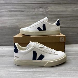VEJA sneakers brand new never worn size 7